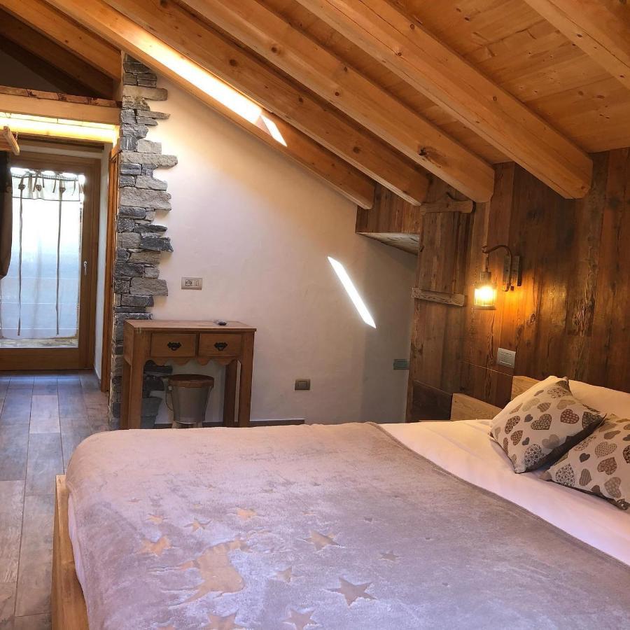 Mi Casa Tu Casa Bed & Breakfast Brusson Bagian luar foto