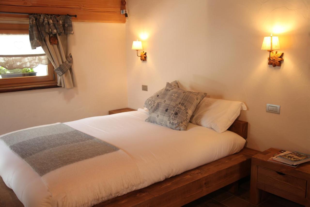 Mi Casa Tu Casa Bed & Breakfast Brusson Bagian luar foto