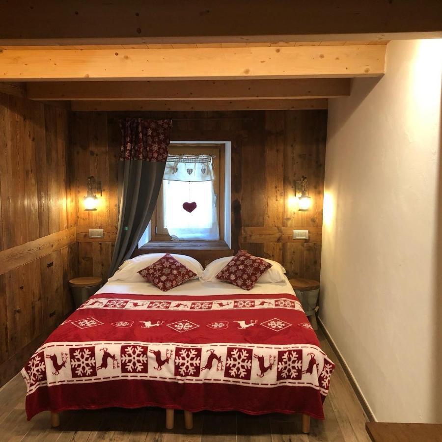 Mi Casa Tu Casa Bed & Breakfast Brusson Bagian luar foto