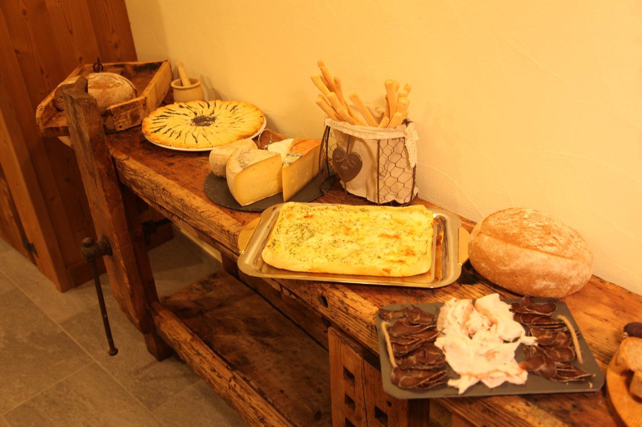 Mi Casa Tu Casa Bed & Breakfast Brusson Bagian luar foto