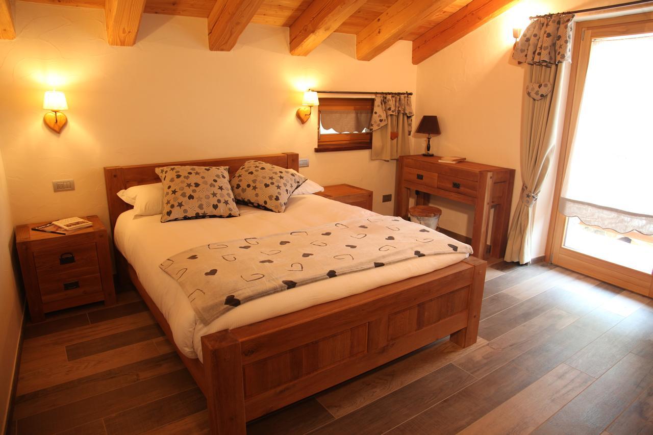 Mi Casa Tu Casa Bed & Breakfast Brusson Bagian luar foto