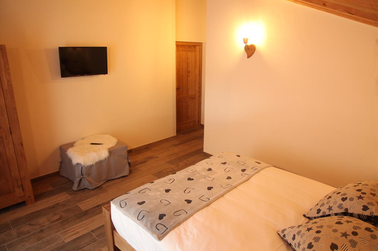 Mi Casa Tu Casa Bed & Breakfast Brusson Bagian luar foto